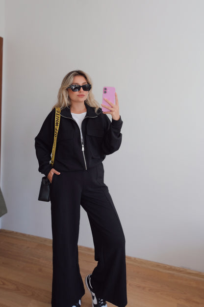 Cepli eşofman takımı