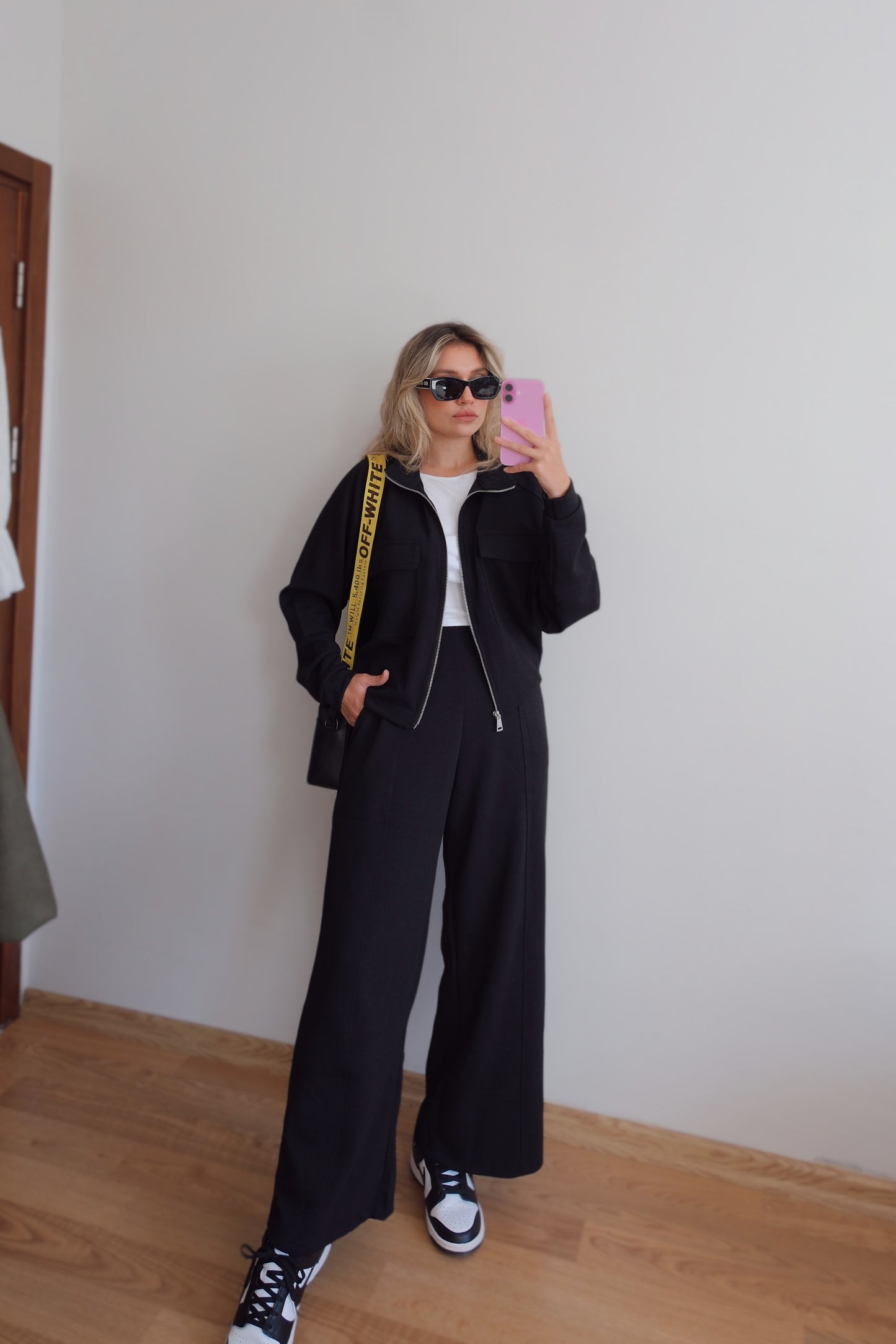 Cepli eşofman takımı