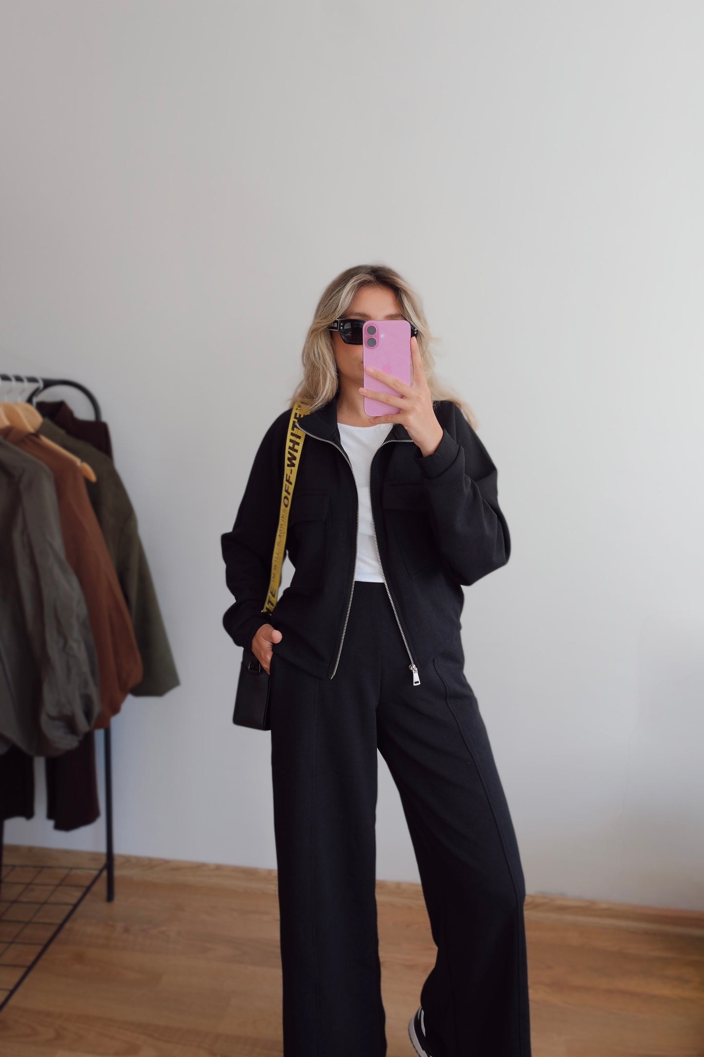 Cepli eşofman takımı