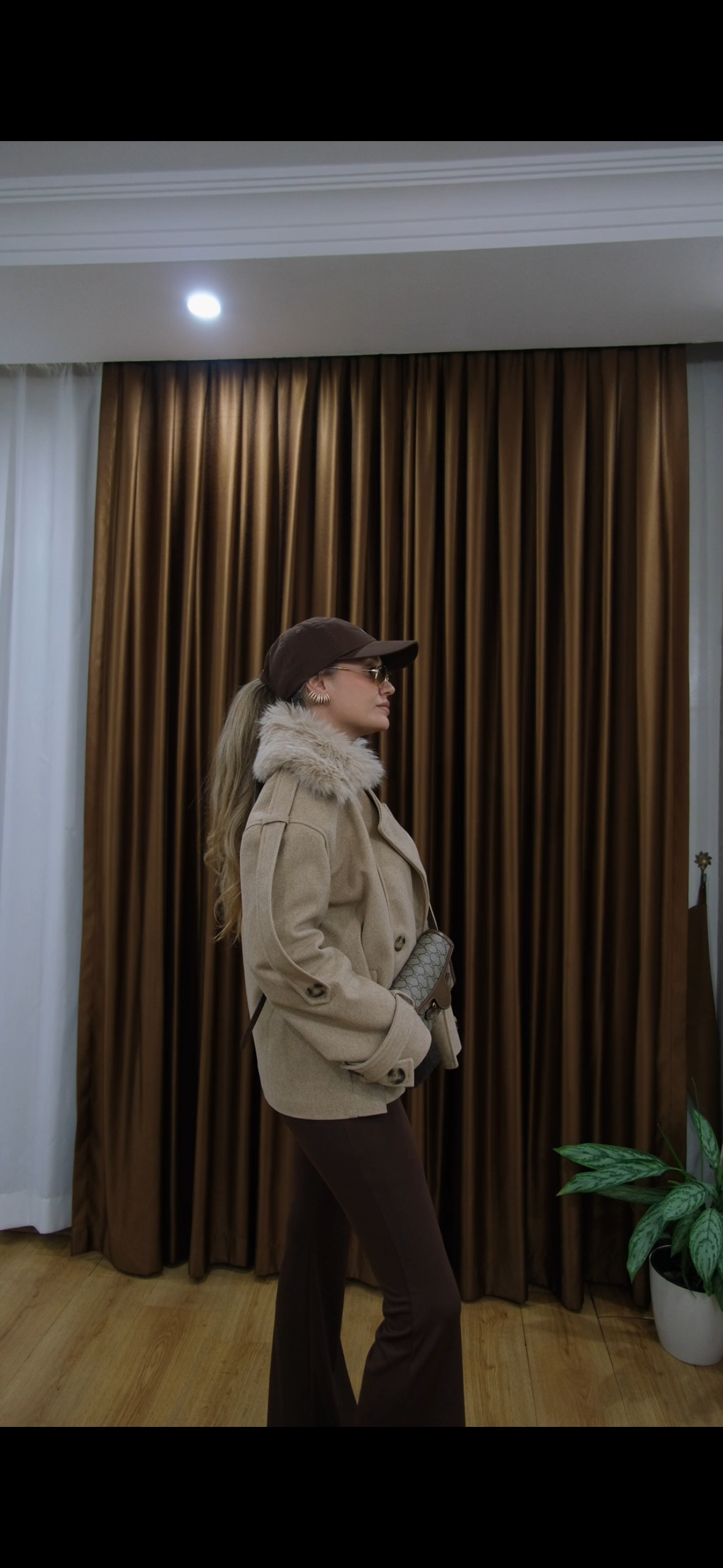 Kadın Bej Kürklü Kaban